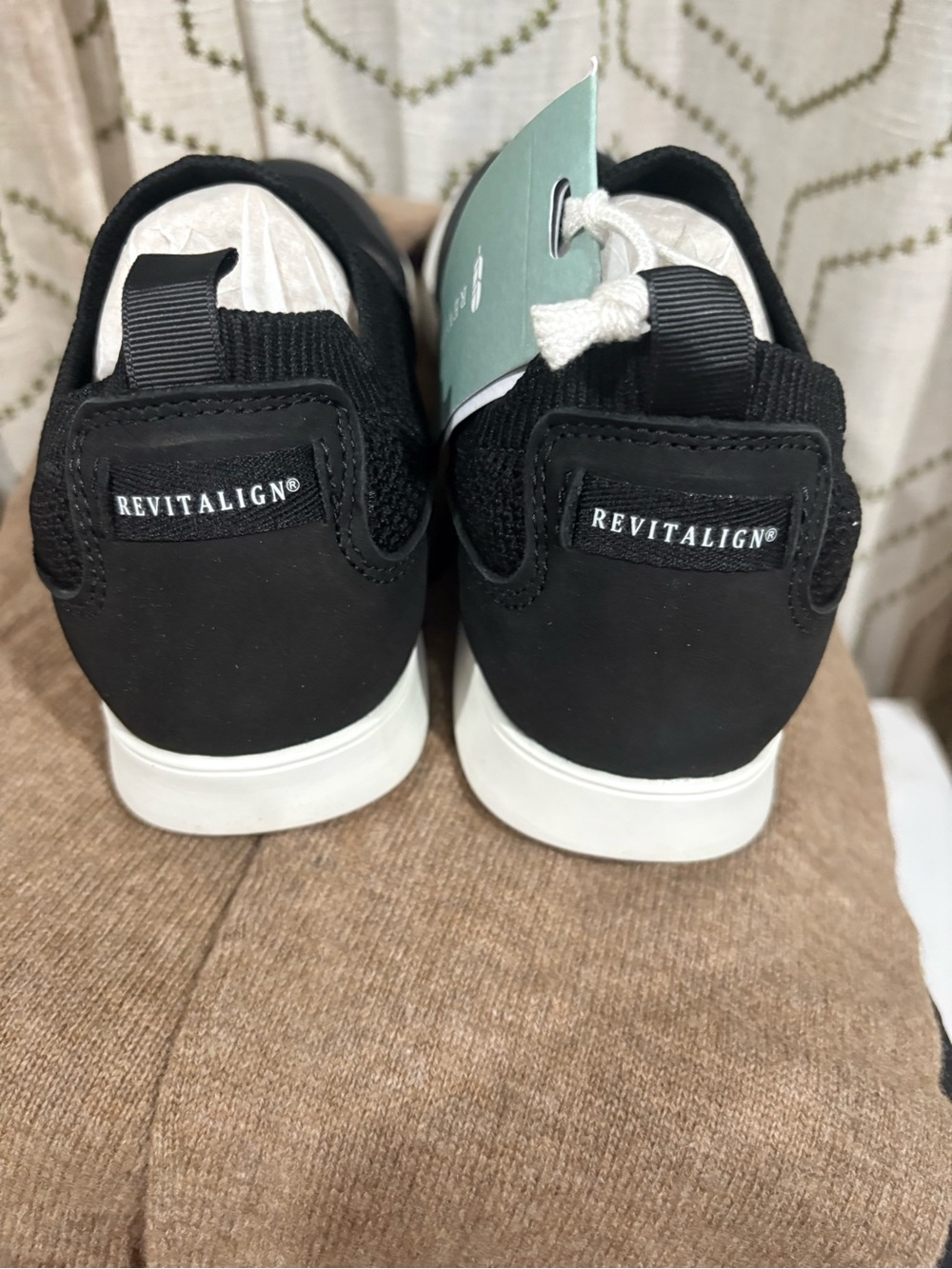 REVITALIGN Women's Bristol Slip On Sneaker Size 7 - Picture 6 of 8